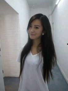 西安女生自曝吃瓜视频,揭秘校园生活幕后趣闻