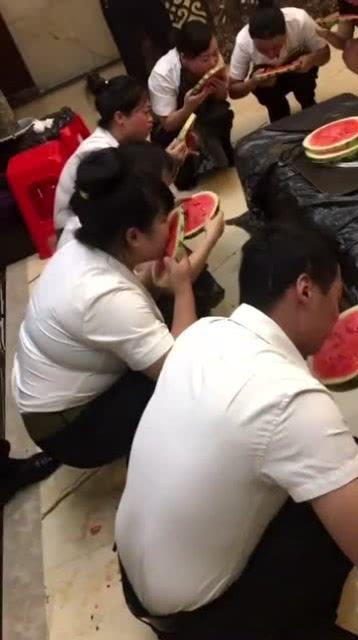 奇葩吃瓜群众视频,笑料百出，趣味横生