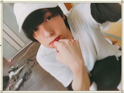 抖音变装博主吃瓜视频,揭秘变装背后的故事与魅力